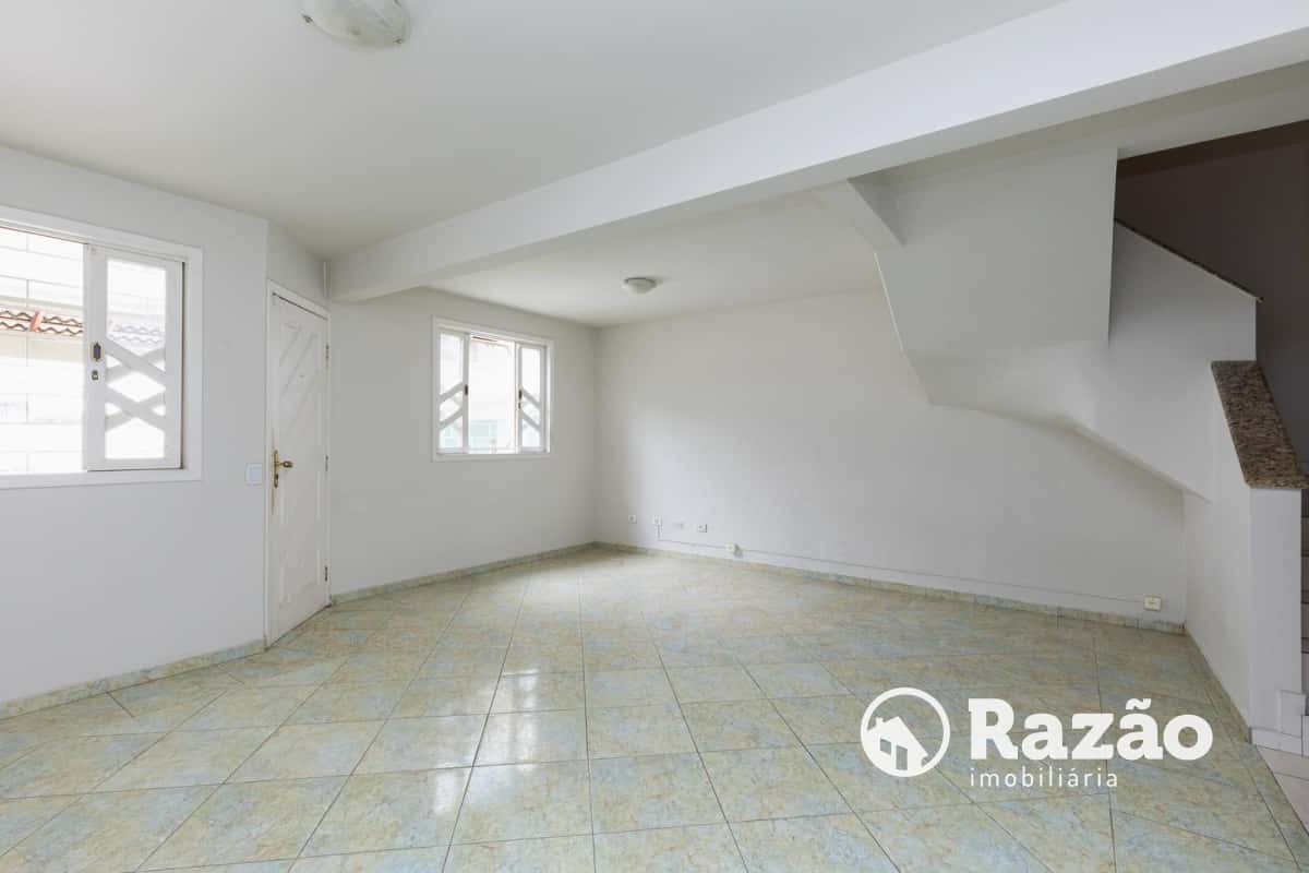 SOBRADO COM 3 QUARTOS - ÁREA TOTAL DE 183,55m² - GUABIROTUBA - REF 6141 — foto principal