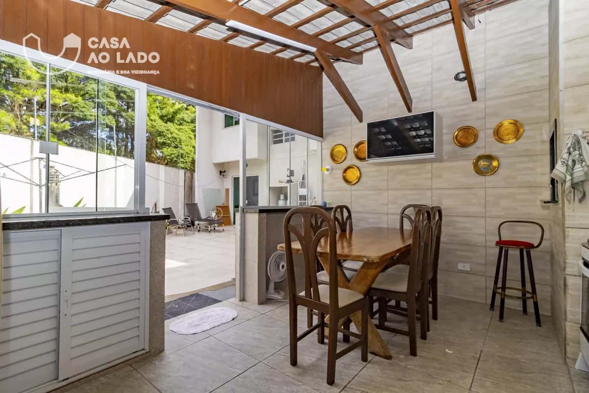 Sobrado Triplex 246m² com 04 quartos em Santa Felicidade - Curitiba/PR — foto principal