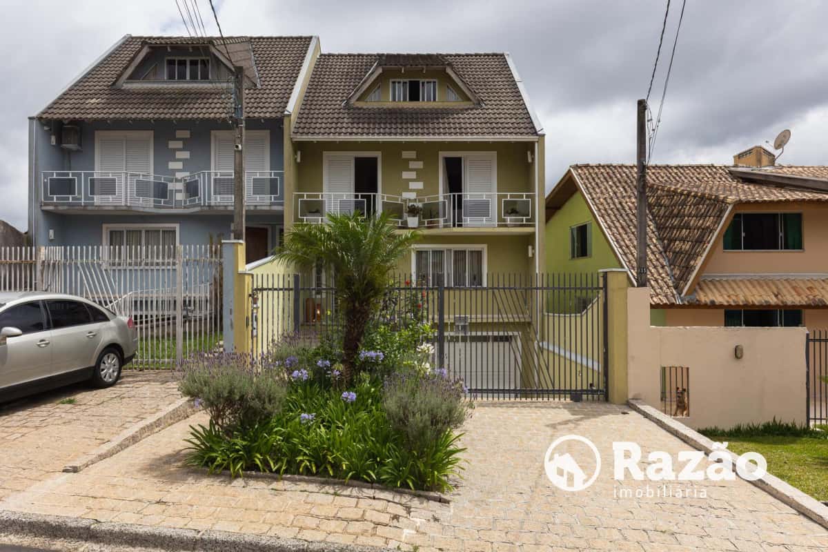 SOBRADO COM 4 QUARTOS - ÁREA TOTAL DE 250,40m² - BUTIATUVINHA - REF 6180 — foto principal