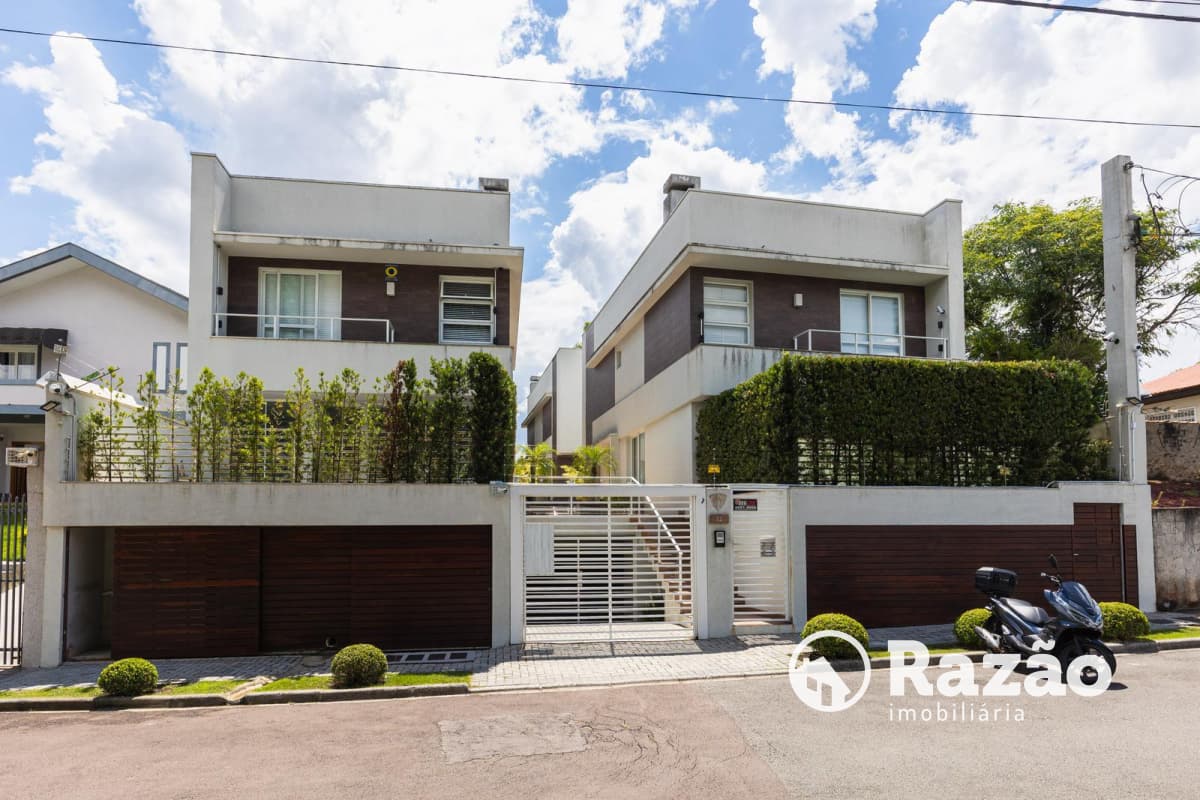 SOBRADO EM CONDOMÍNIO COM 3 QUARTOS - ÁREA TOTAL DE 316,21m² - BIGORRILHO - REF 6184