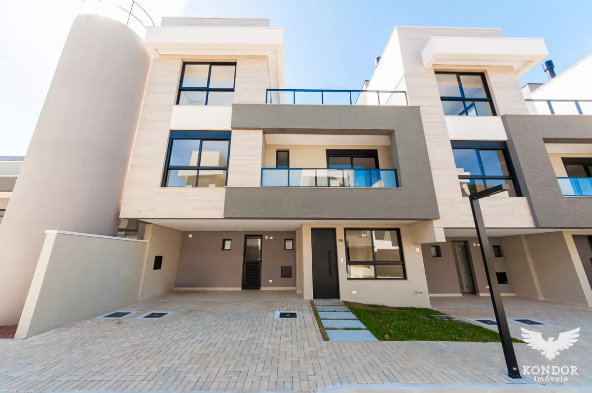 Sobrado em SANTA FELICIDADE com 183,26m²