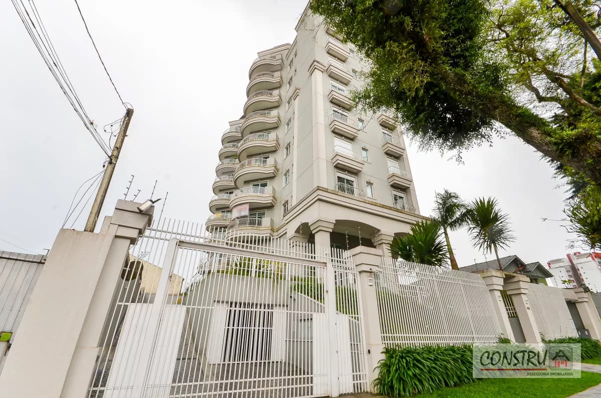 Apartamento no Ahú de 188 m² com 2 suítes