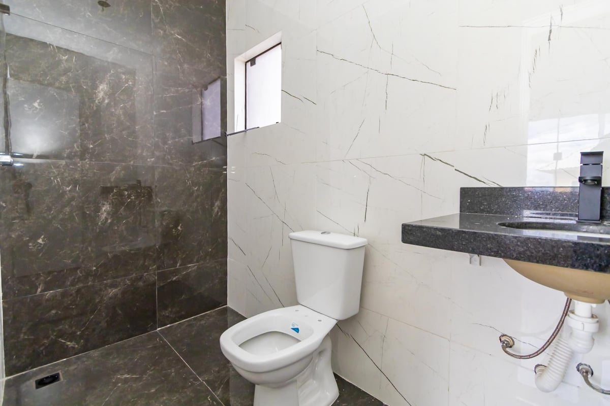 Sobrado novo em condomínio com Ático no Uberaba com suíte