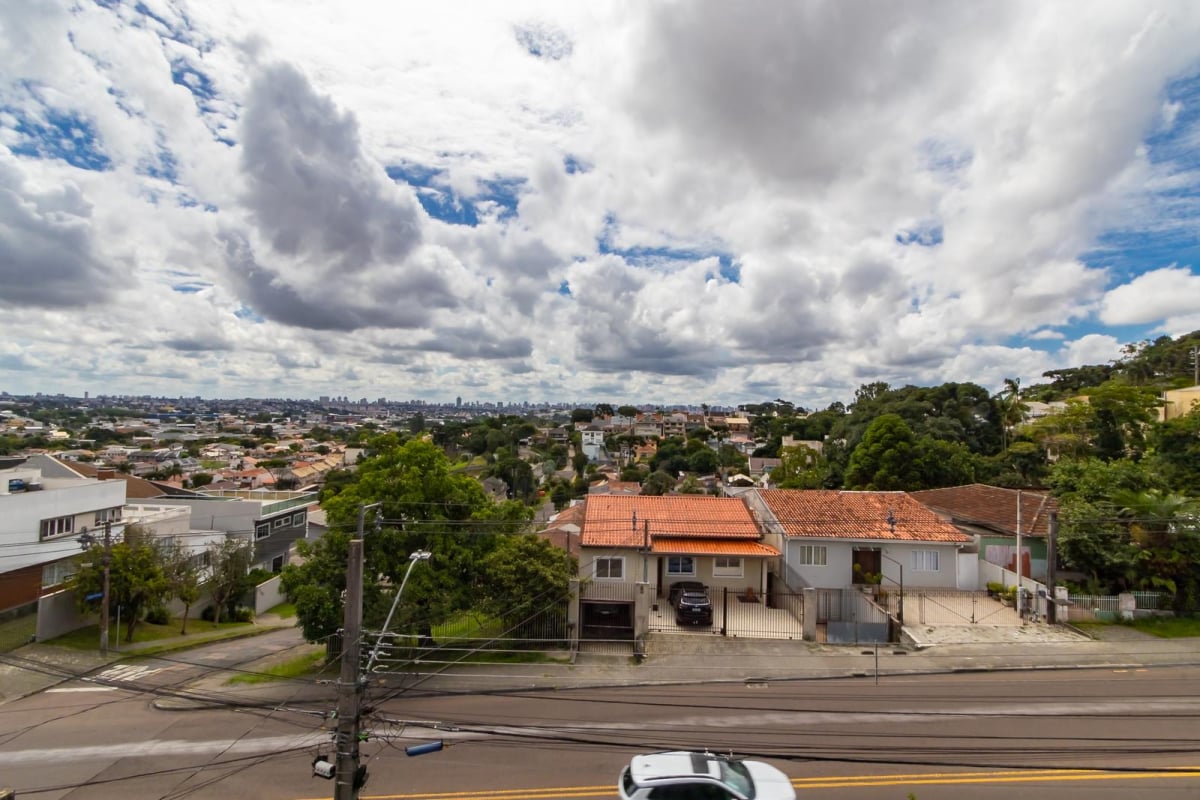 Sobrado novo em condomínio com Ático no Uberaba com suíte