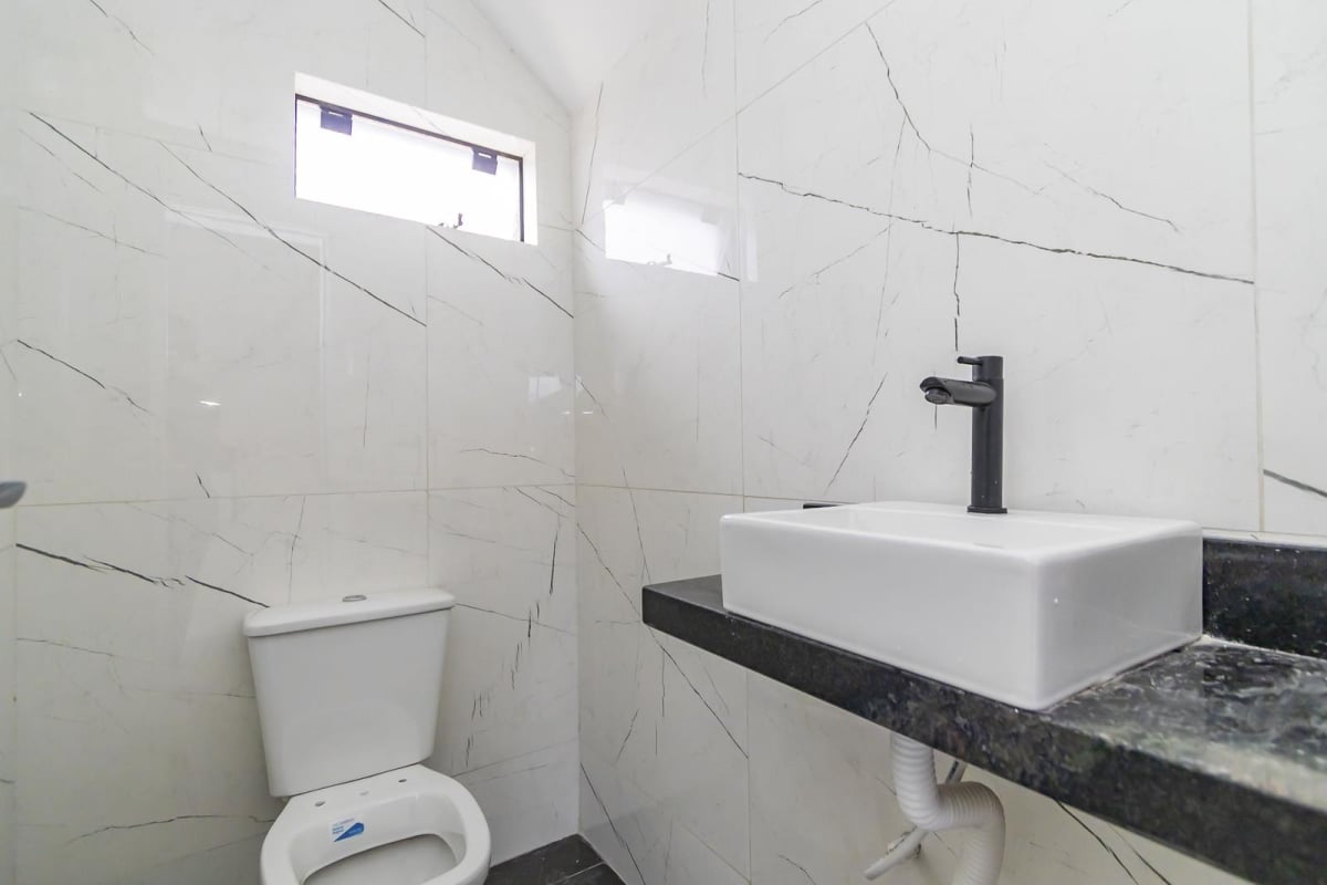 Sobrado novo em condomínio com Ático no Uberaba com suíte