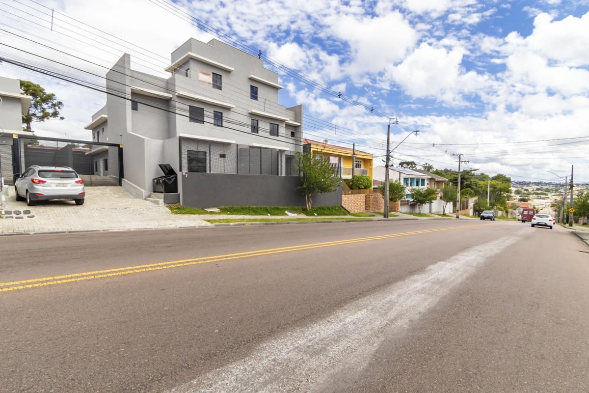 Sobrado novo em condomínio com Ático no Uberaba com suíte