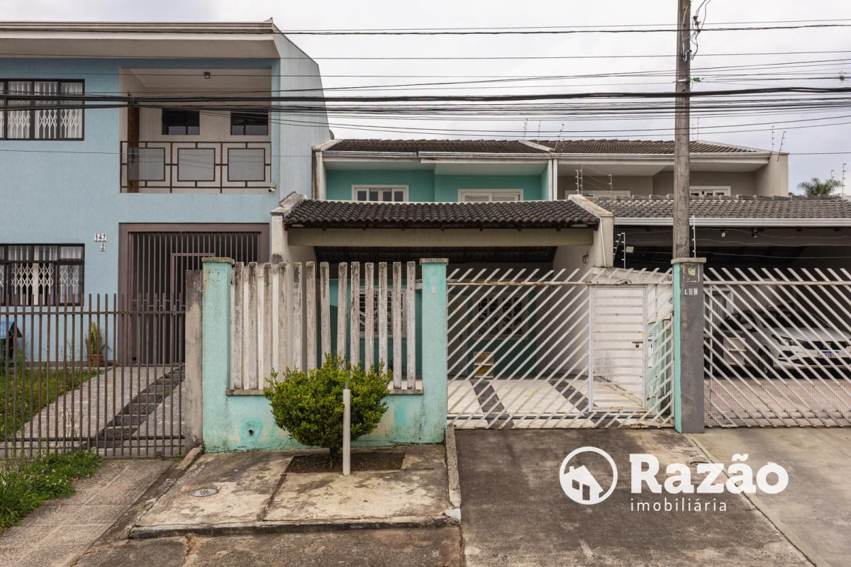 SOBRADO COM 3 QUARTOS - ÁREA TOTAL DE 183,55m² - GUABIROTUBA - REF 6141