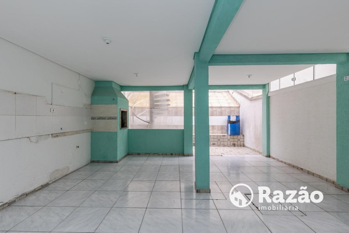 SOBRADO COM 3 QUARTOS - ÁREA TOTAL DE 183,55m² - GUABIROTUBA - REF 6141