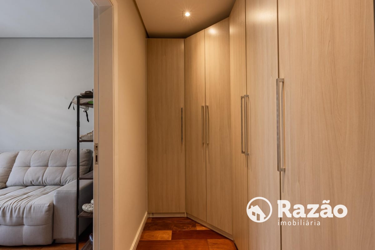 SOBRADO EM CONDOMÍNIO COM 3 QUARTOS - ÁREA TOTAL DE 316,21m² - BIGORRILHO - REF 6184