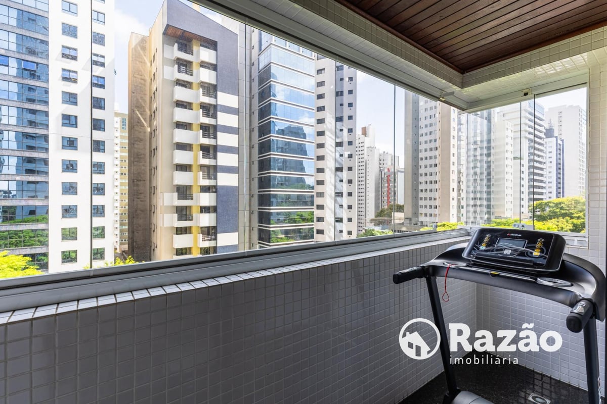 APARTAMENTO COM 3 QUARTOS - ÁREA TOTAL DE 265,30m² - CHAMPAGNAT - REF 6202