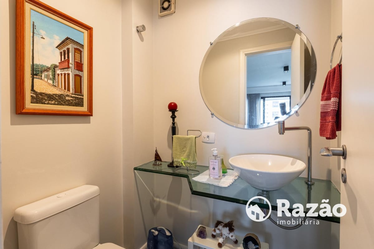 APARTAMENTO COM 3 QUARTOS - ÁREA TOTAL DE 265,30m² - CHAMPAGNAT - REF 6202