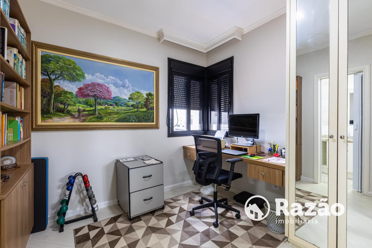 APARTAMENTO COM 3 QUARTOS - ÁREA TOTAL DE 265,30m² - CHAMPAGNAT - REF 6202