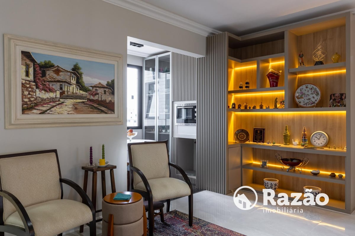 APARTAMENTO COM 3 QUARTOS - ÁREA TOTAL DE 265,30m² - CHAMPAGNAT - REF 6202