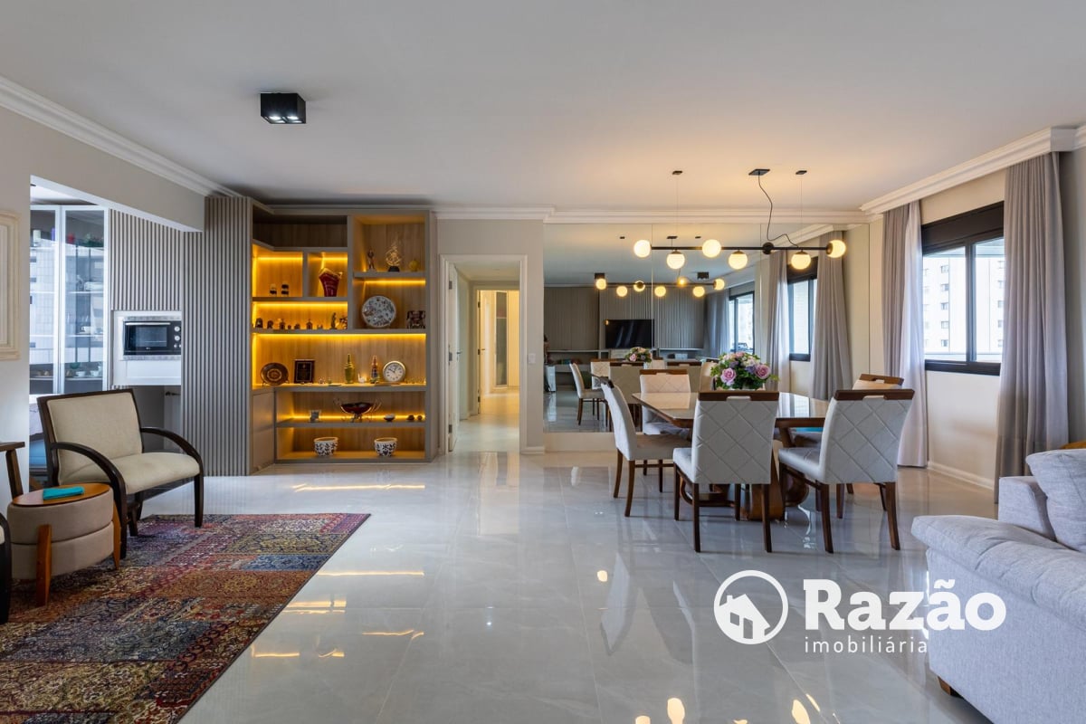 APARTAMENTO COM 3 QUARTOS - ÁREA TOTAL DE 265,30m² - CHAMPAGNAT - REF 6202