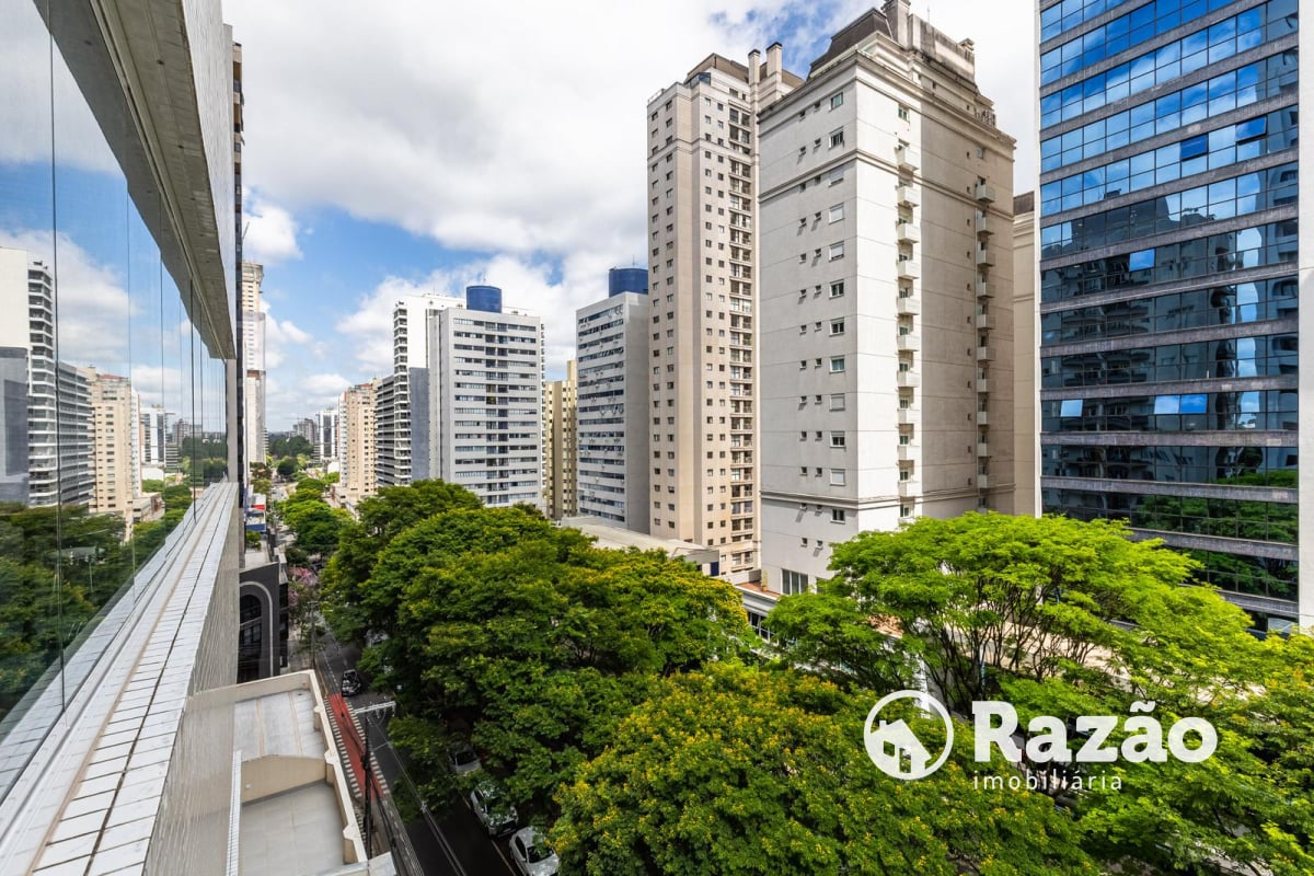 APARTAMENTO COM 3 QUARTOS - ÁREA TOTAL DE 265,30m² - CHAMPAGNAT - REF 6202