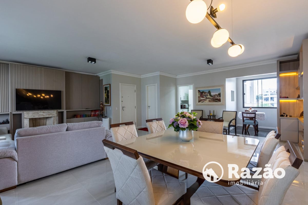 APARTAMENTO COM 3 QUARTOS - ÁREA TOTAL DE 265,30m² - CHAMPAGNAT - REF 6202