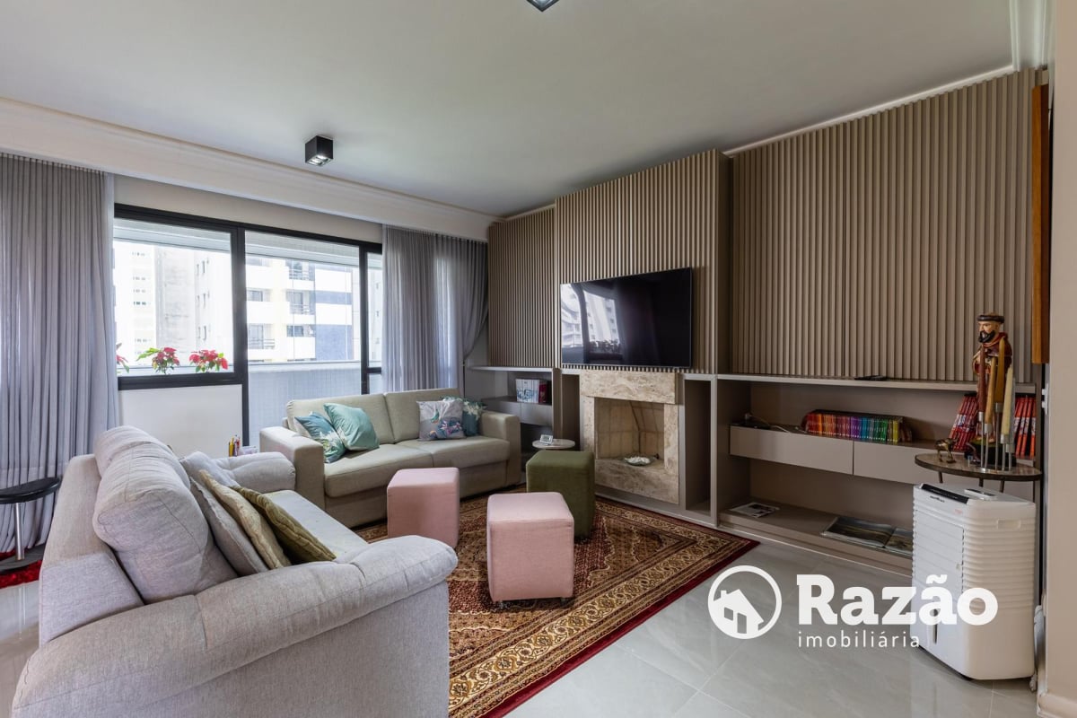 APARTAMENTO COM 3 QUARTOS - ÁREA TOTAL DE 265,30m² - CHAMPAGNAT - REF 6202