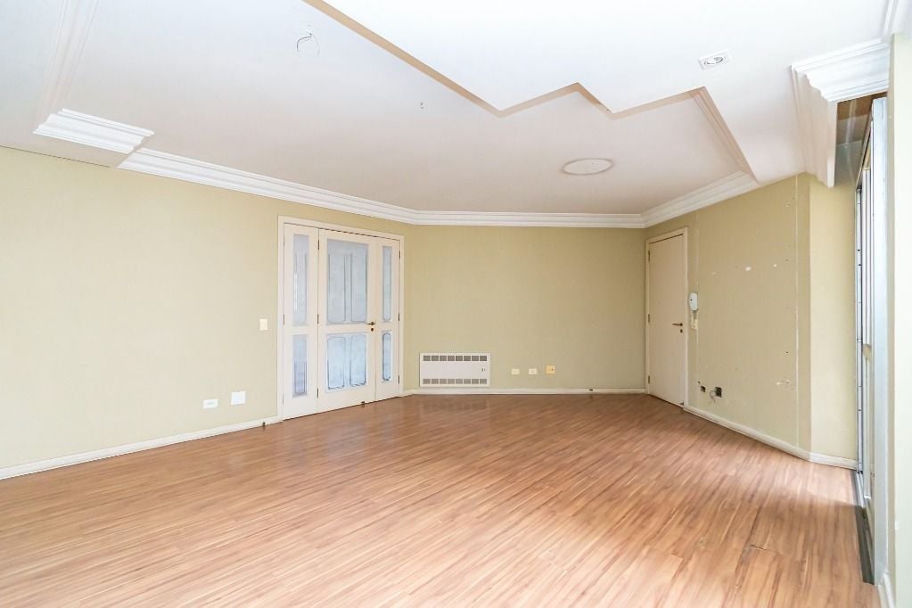 Apartamento com 3 dormitórios, sendo 1 suíte, 2 vagas à venda, 185 m² por R$ 1.421.000 - Centro - Curitiba/PR