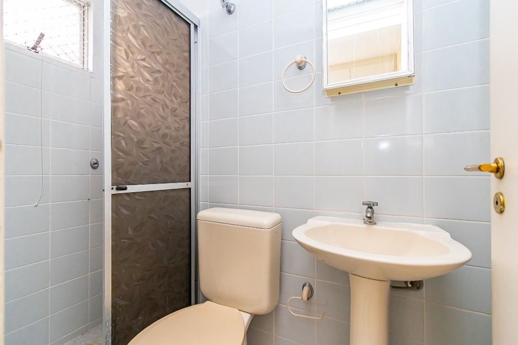 Apartamento com 3 dormitórios, sendo 1 suíte, 2 vagas à venda, 185 m² por R$ 1.421.000 - Centro - Curitiba/PR