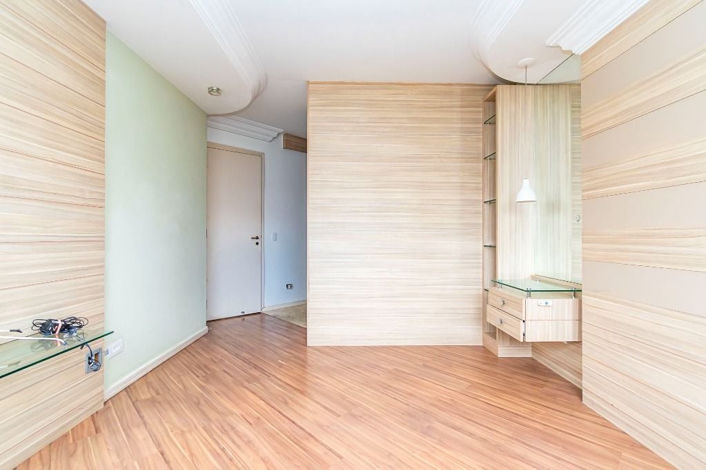 Apartamento com 3 dormitórios, sendo 1 suíte, 2 vagas à venda, 185 m² por R$ 1.421.000 - Centro - Curitiba/PR