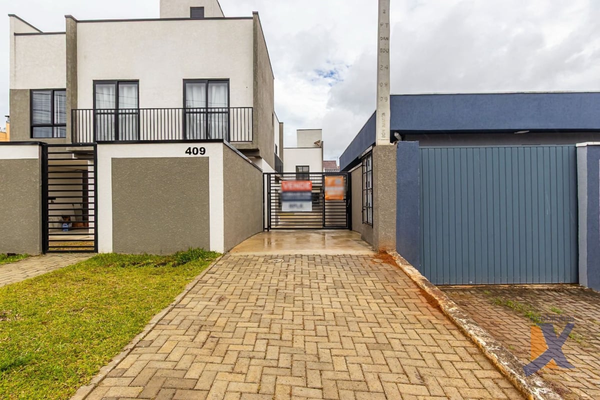 Sobrado com 3 dormitórios à venda, 105 m² por R$ 677.000,00 - Xaxim - Curitiba/PR
