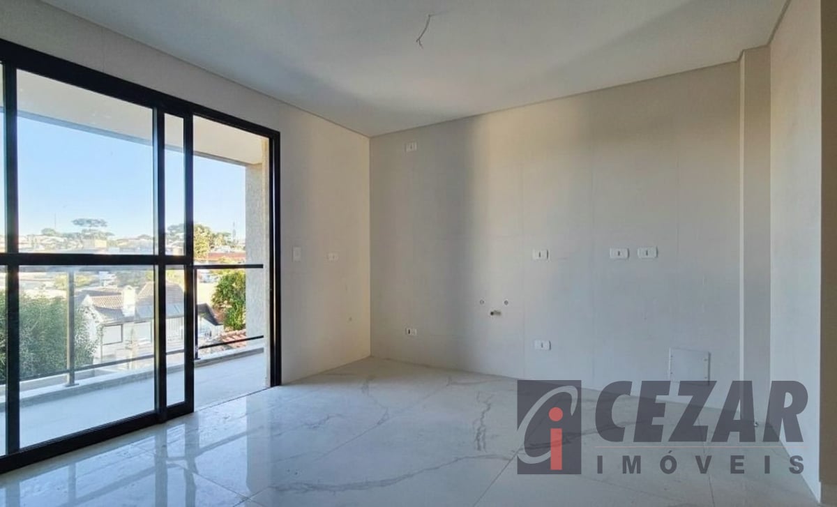 Sobrado no Bom Retiro com 3 Suítes, Terraço Privativo, Sacada Gourmet e 3 Vagas – Próximo ao Bosque Alemão e Shopping Mueller