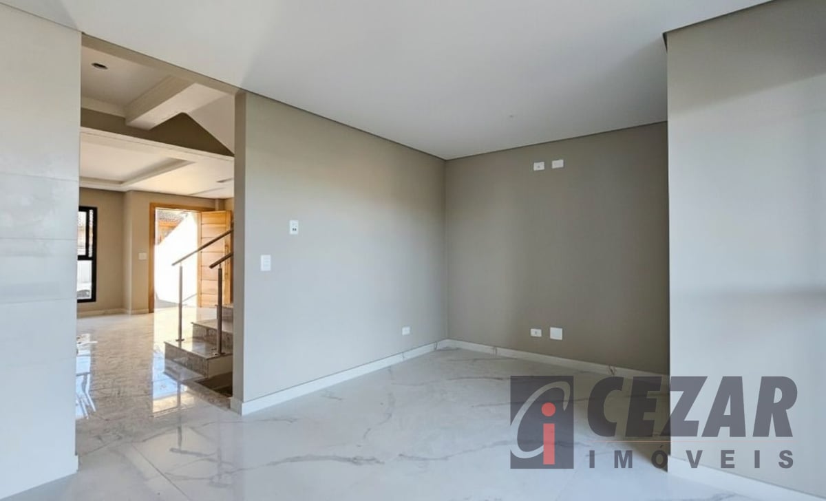 Sobrado no Bom Retiro com 3 Suítes, Terraço Privativo, Sacada Gourmet e 3 Vagas – Próximo ao Bosque Alemão e Shopping Mueller