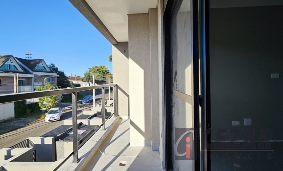 Sobrado no Bom Retiro com 3 Suítes, Terraço Privativo, Sacada Gourmet e 3 Vagas – Próximo ao Bosque Alemão e Shopping Mueller