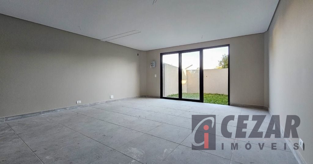 Sobrado no Bom Retiro com 3 Suítes, Terraço Privativo, Sacada Gourmet e 3 Vagas – Próximo ao Bosque Alemão e Shopping Mueller