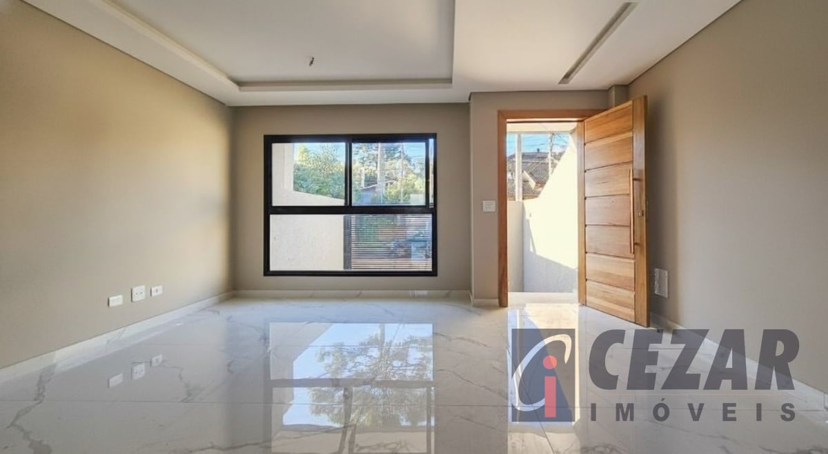 Sobrado no Bom Retiro com 3 Suítes, Terraço Privativo, Sacada Gourmet e 3 Vagas – Próximo ao Bosque Alemão e Shopping Mueller