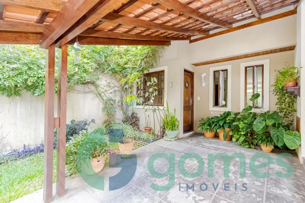 Sobrado com 3 dormitórios à venda, 122 m² - Santa Felicidade - Curitiba/PR