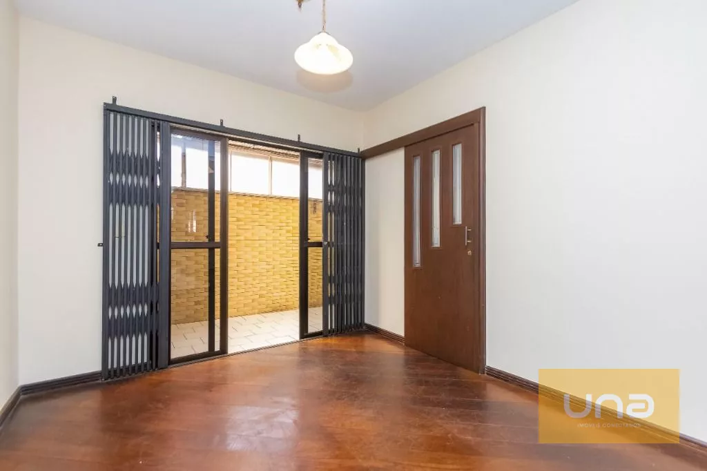Sobrado, 181 m² - 970m do Shopping Jockey Plaza, 500m do Colégio Militar - Curitiba
