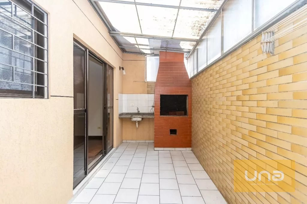 Sobrado, 181 m² - 970m do Shopping Jockey Plaza, 500m do Colégio Militar - Curitiba