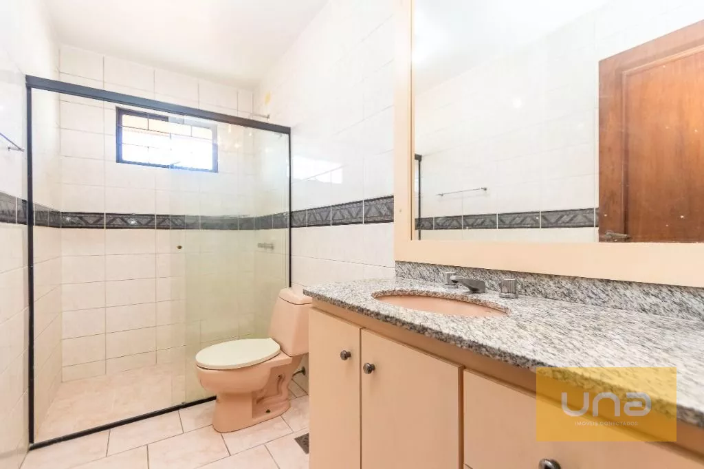 Sobrado, 181 m² - 970m do Shopping Jockey Plaza, 500m do Colégio Militar - Curitiba