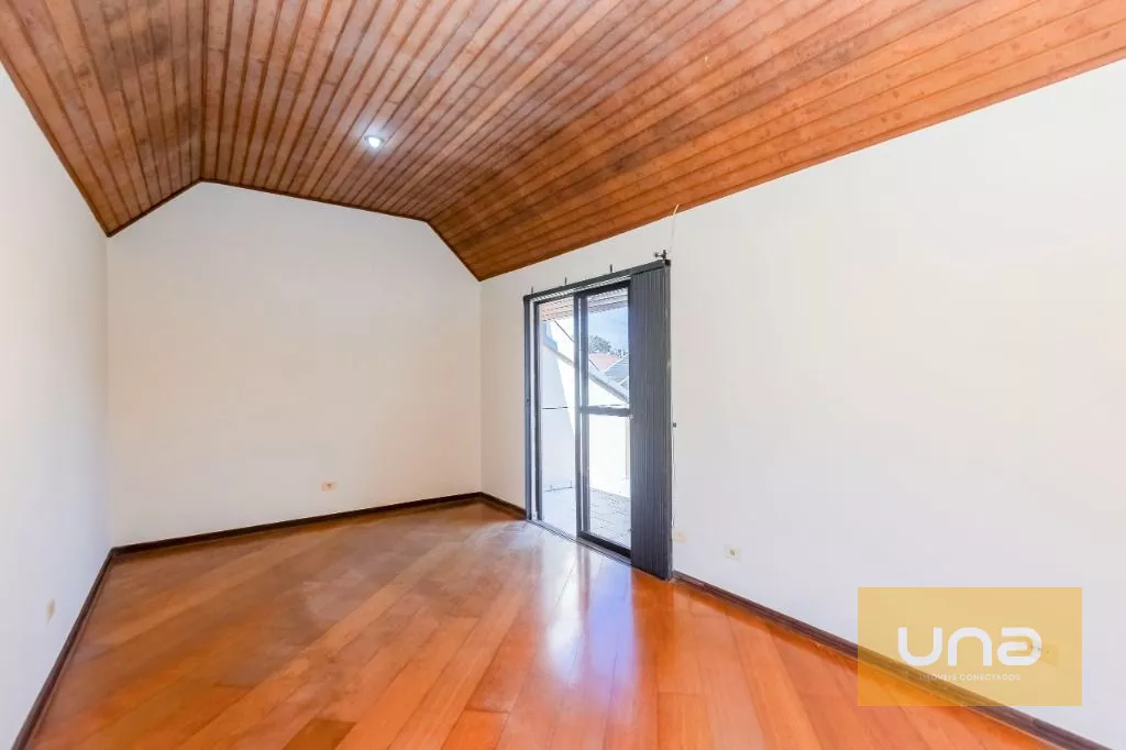 Sobrado, 181 m² - 970m do Shopping Jockey Plaza, 500m do Colégio Militar - Curitiba