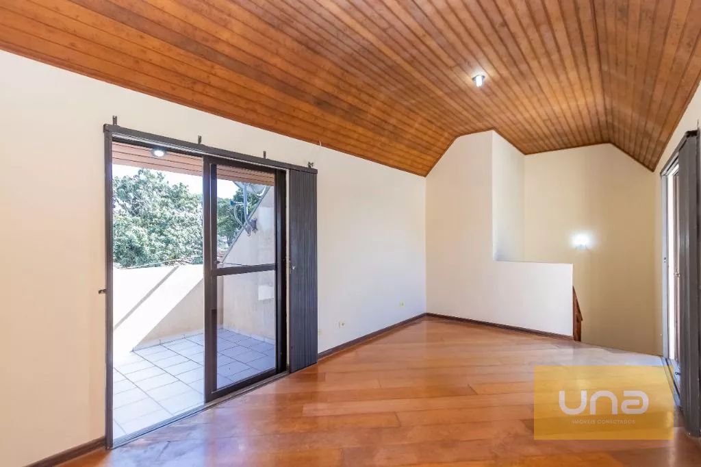 Sobrado, 181 m² - 970m do Shopping Jockey Plaza, 500m do Colégio Militar - Curitiba