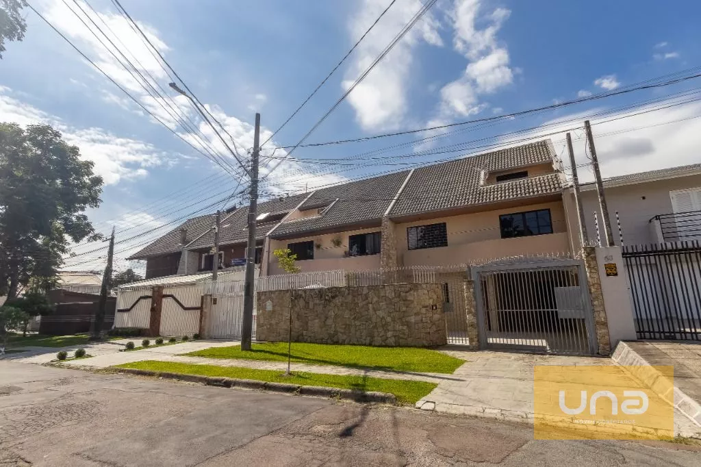 Sobrado, 181 m² - 970m do Shopping Jockey Plaza, 500m do Colégio Militar - Curitiba