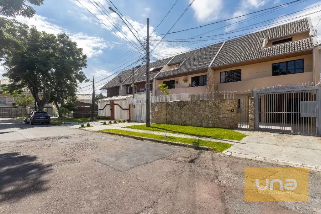 Sobrado, 181 m² - 970m do Shopping Jockey Plaza, 500m do Colégio Militar - Curitiba