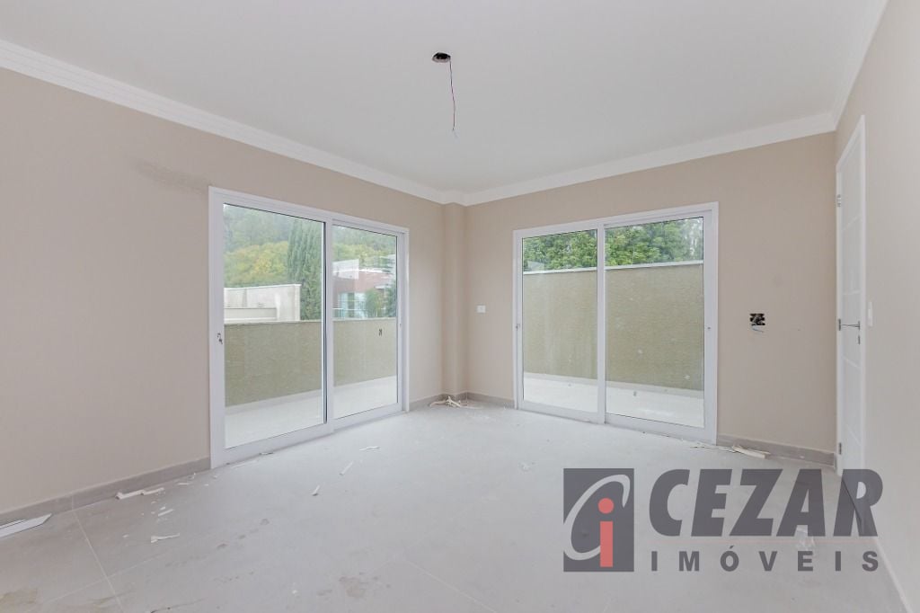Última Unidade Disponível! Sobrado com 4 dorm e amplo terraço à venda, 275 m² por R$ 1.500.000 - Bacacheri - Curitiba/PR