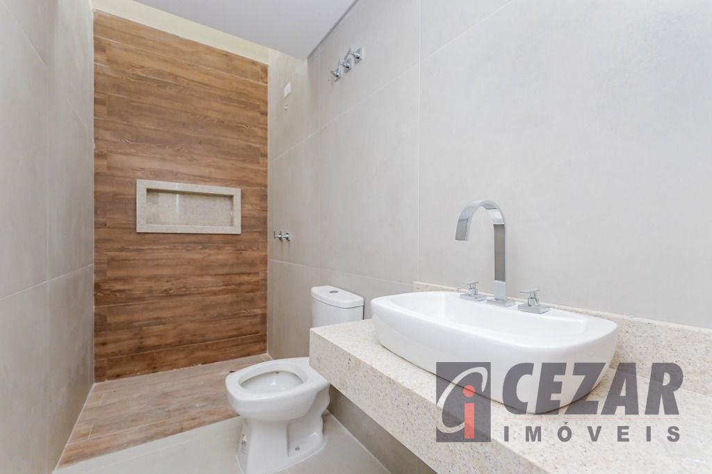 Última Unidade Disponível! Sobrado com 4 dorm e amplo terraço à venda, 275 m² por R$ 1.500.000 - Bacacheri - Curitiba/PR