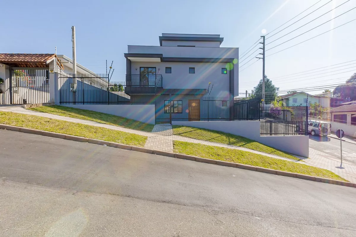 Sobrado em Santa Felicidade de 202,16 m² com 3 quartos - 94726.002-KD