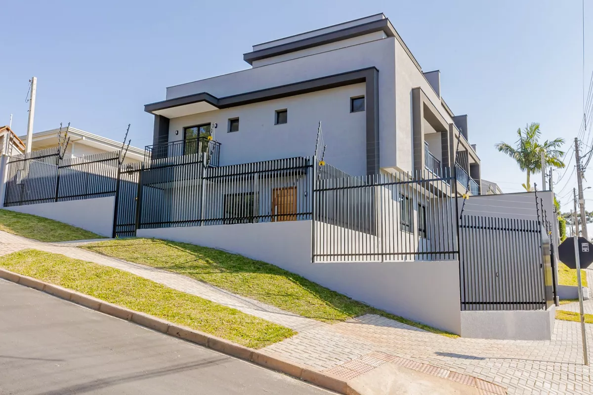 Sobrado em Santa Felicidade de 202,16 m² com 3 quartos - 94726.002-KD