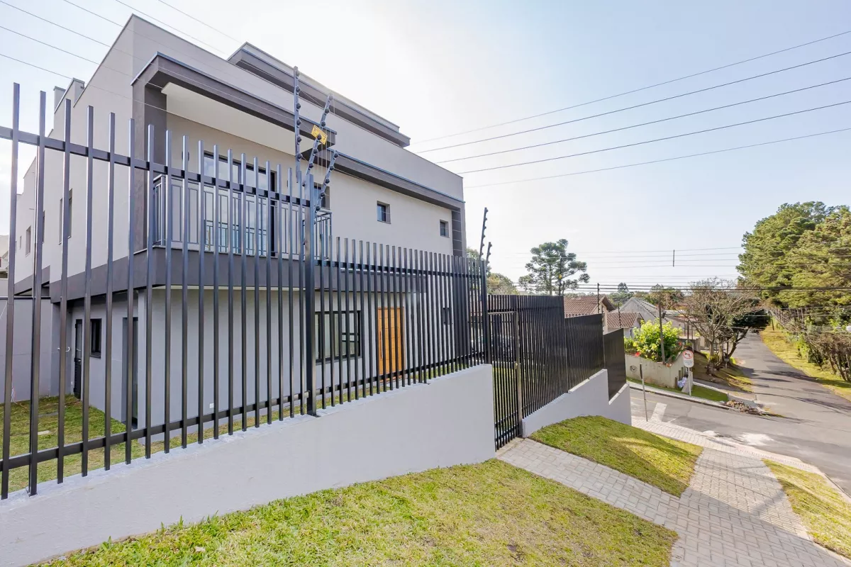 Sobrado em Santa Felicidade de 202,16 m² com 3 quartos - 94726.002-KD