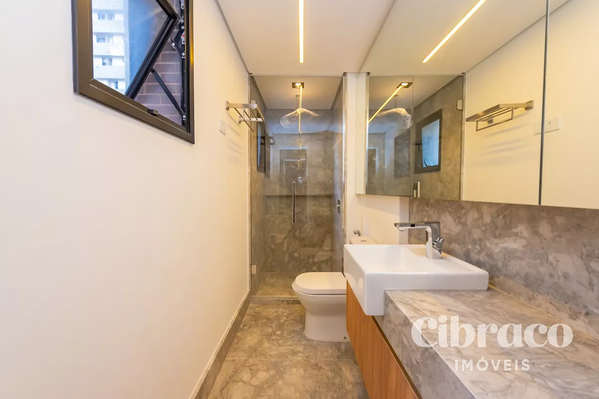 Apartamento com 2 quartos no bairro Batel, próximo a Praça do Japão
