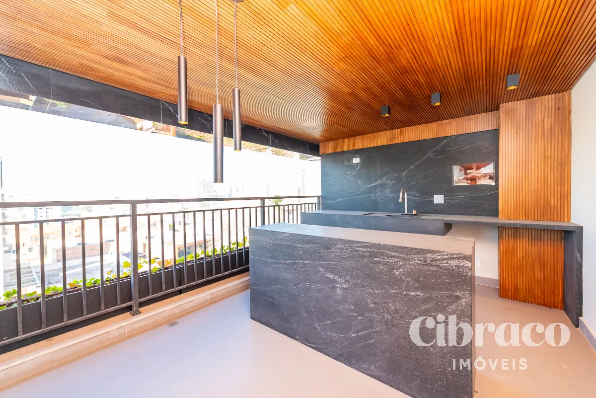 Apartamento com 2 quartos no bairro Batel, próximo a Praça do Japão
