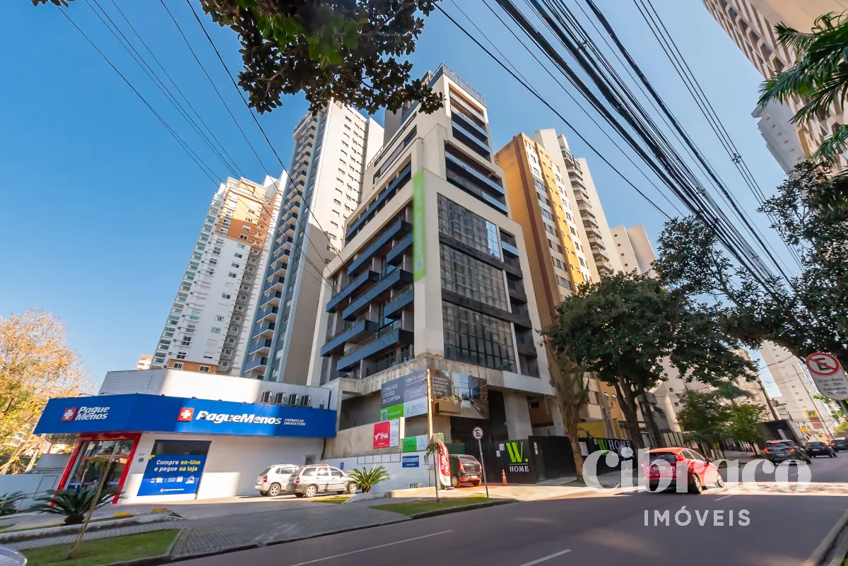Apartamento com 2 quartos no bairro Batel, próximo a Praça do Japão