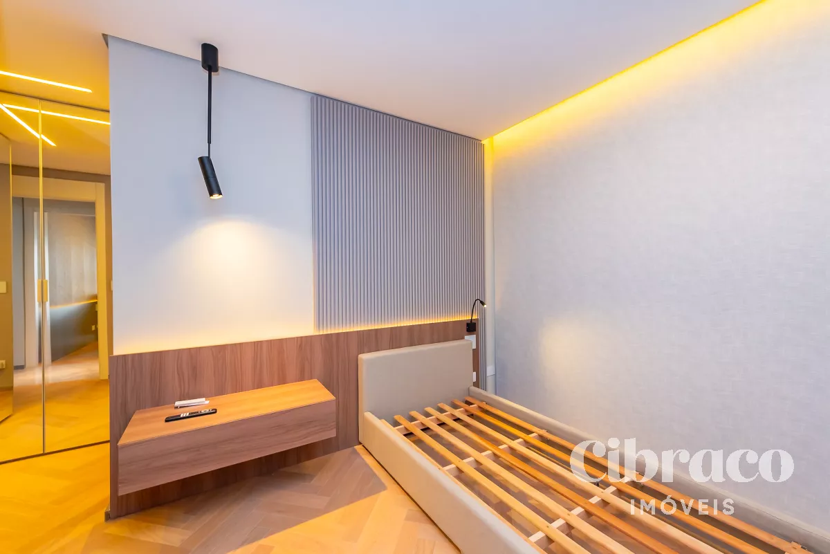 Apartamento com 2 quartos no bairro Batel, próximo a Praça do Japão