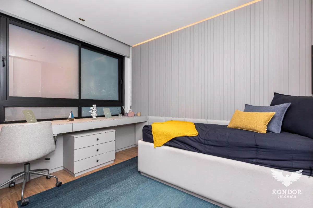 Apartamento no Champagnat de 163,00 m² com 3 quartos - 94769.002-KD