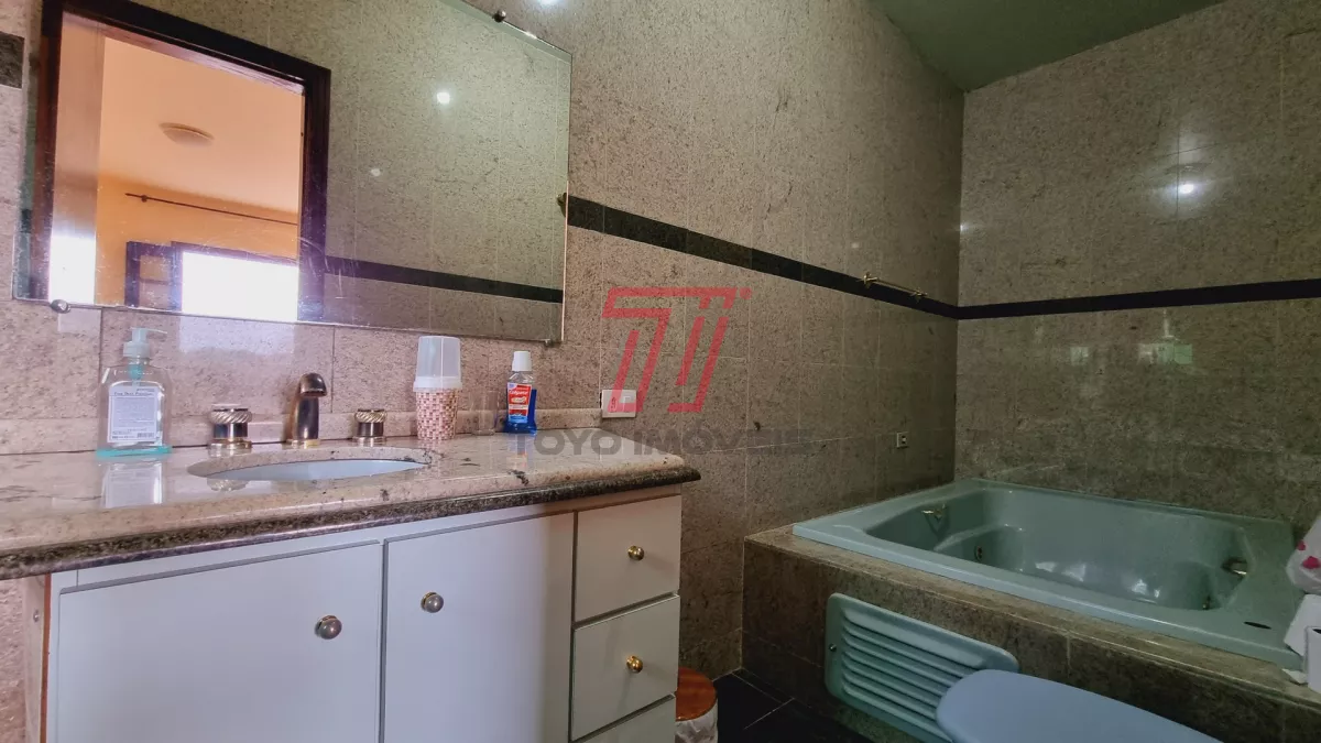 Sobrado residencial e comercial à venda, com 318,90 m² por R$ 900.000,00 - Xaxim - Curitiba/PR