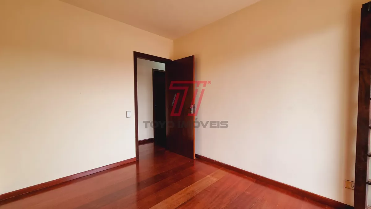 Sobrado residencial e comercial à venda, com 318,90 m² por R$ 900.000,00 - Xaxim - Curitiba/PR